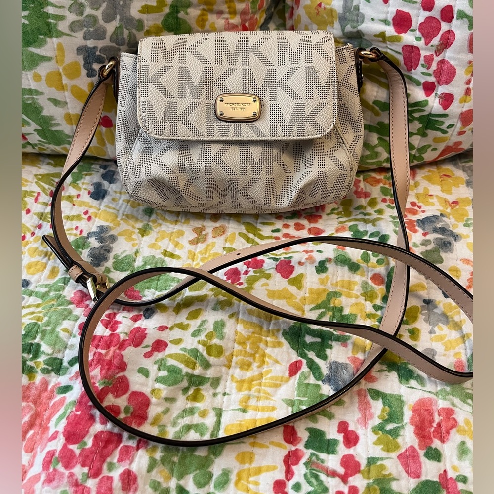 White/Cream Michael Kors Crossbody